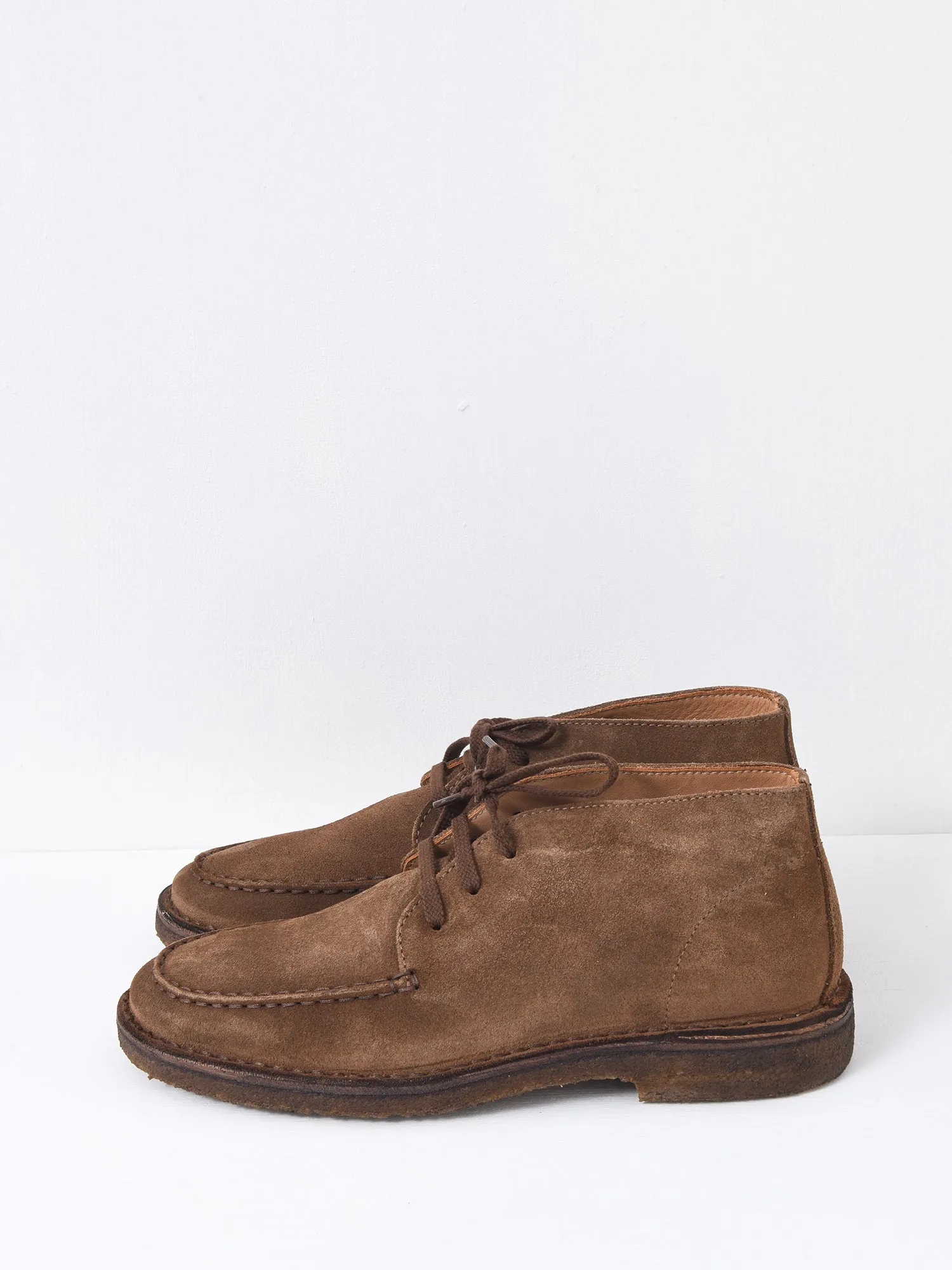 CROSBY MOC-TOE CHUKKA BOOT BROWN SUEDE