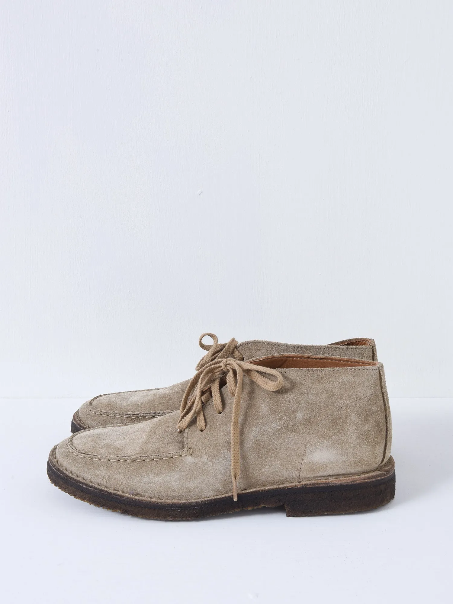 CROSBY MOC-TOE CHUKKA BOOT SAND SUEDE