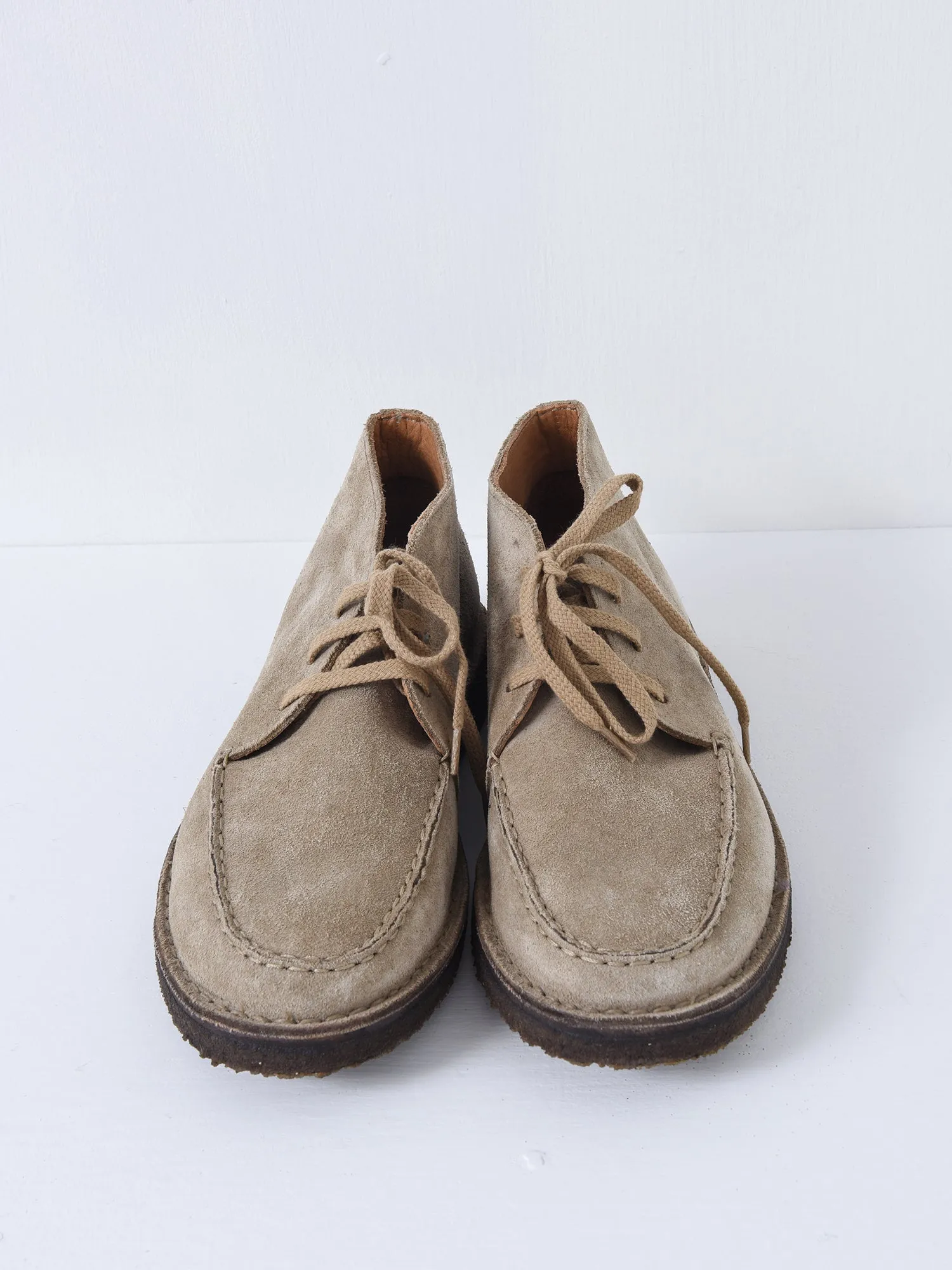 CROSBY MOC-TOE CHUKKA BOOT SAND SUEDE