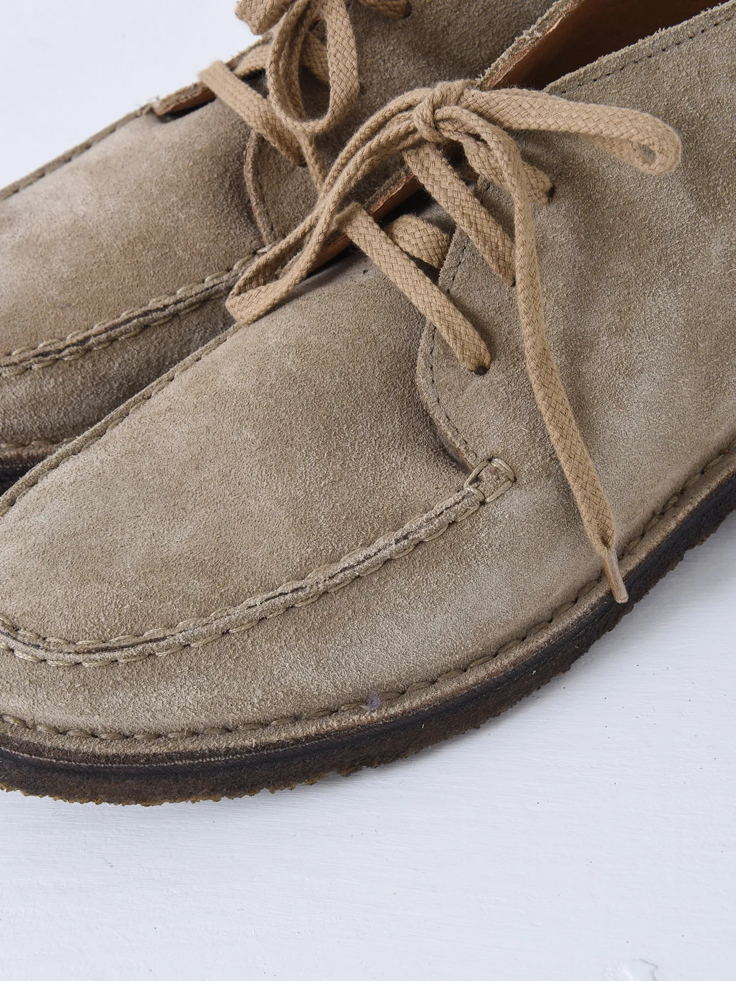 CROSBY MOC-TOE CHUKKA BOOT SAND SUEDE