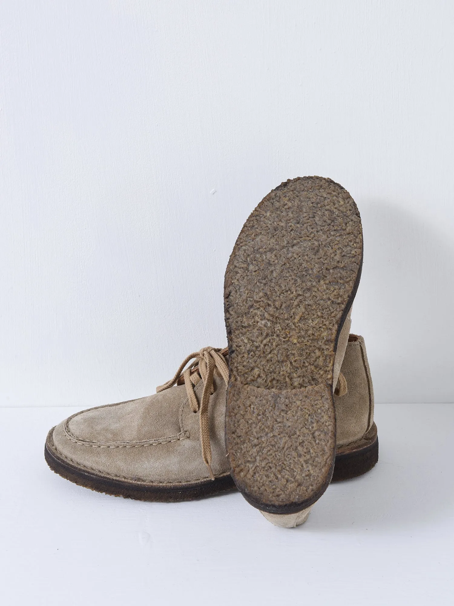 CROSBY MOC-TOE CHUKKA BOOT SAND SUEDE