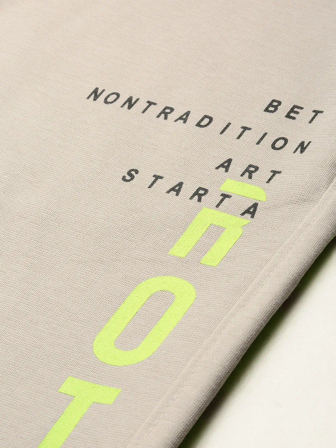 Men Beige Typography Printed Mid-Rise Sports Shorts